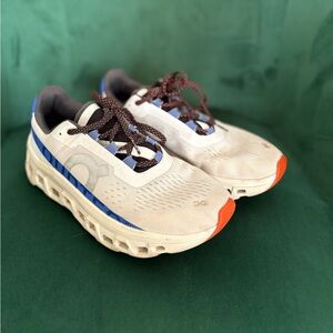 On women’s Cloudmonster